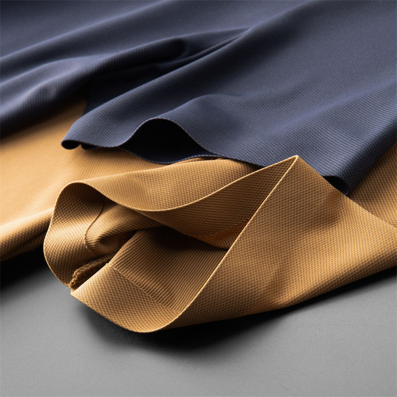 LESURE | Ultra-thin Silky Ice Silk Seamless Short Sleeve Shirt Outfit